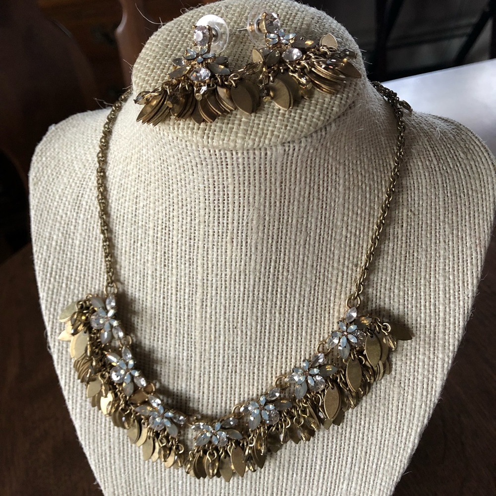 Loft necklace and earrings set like new - Picture 8 of 8